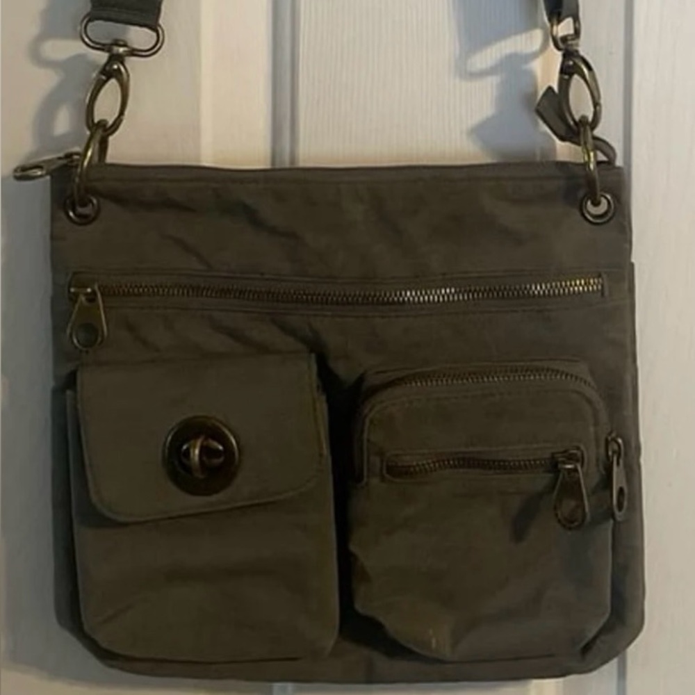 Baggallini Sydney Gray Multi-Pocket Women's Bag